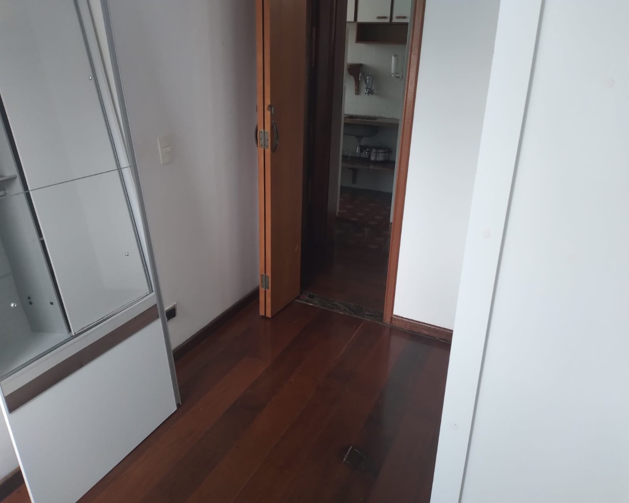 Apartamento para alugar com 1 quarto, 45m² - Foto 14