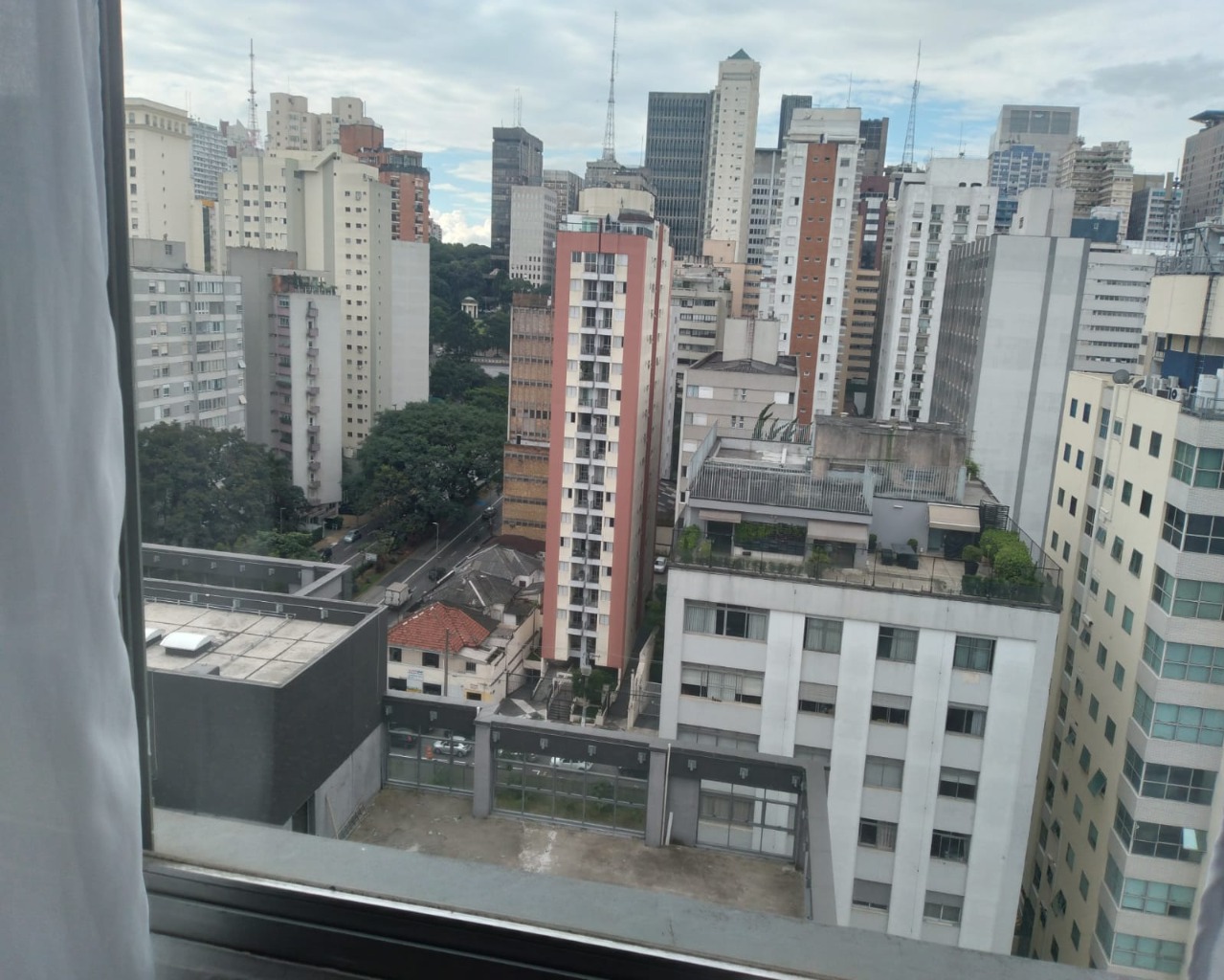 Apartamento para alugar com 1 quarto, 45m² - Foto 13