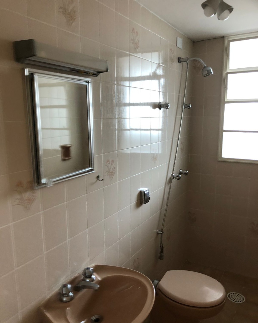 Apartamento para alugar com 3 quartos, 111m² - Foto 13