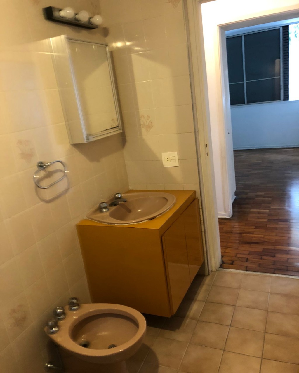 Apartamento para alugar com 3 quartos, 111m² - Foto 4