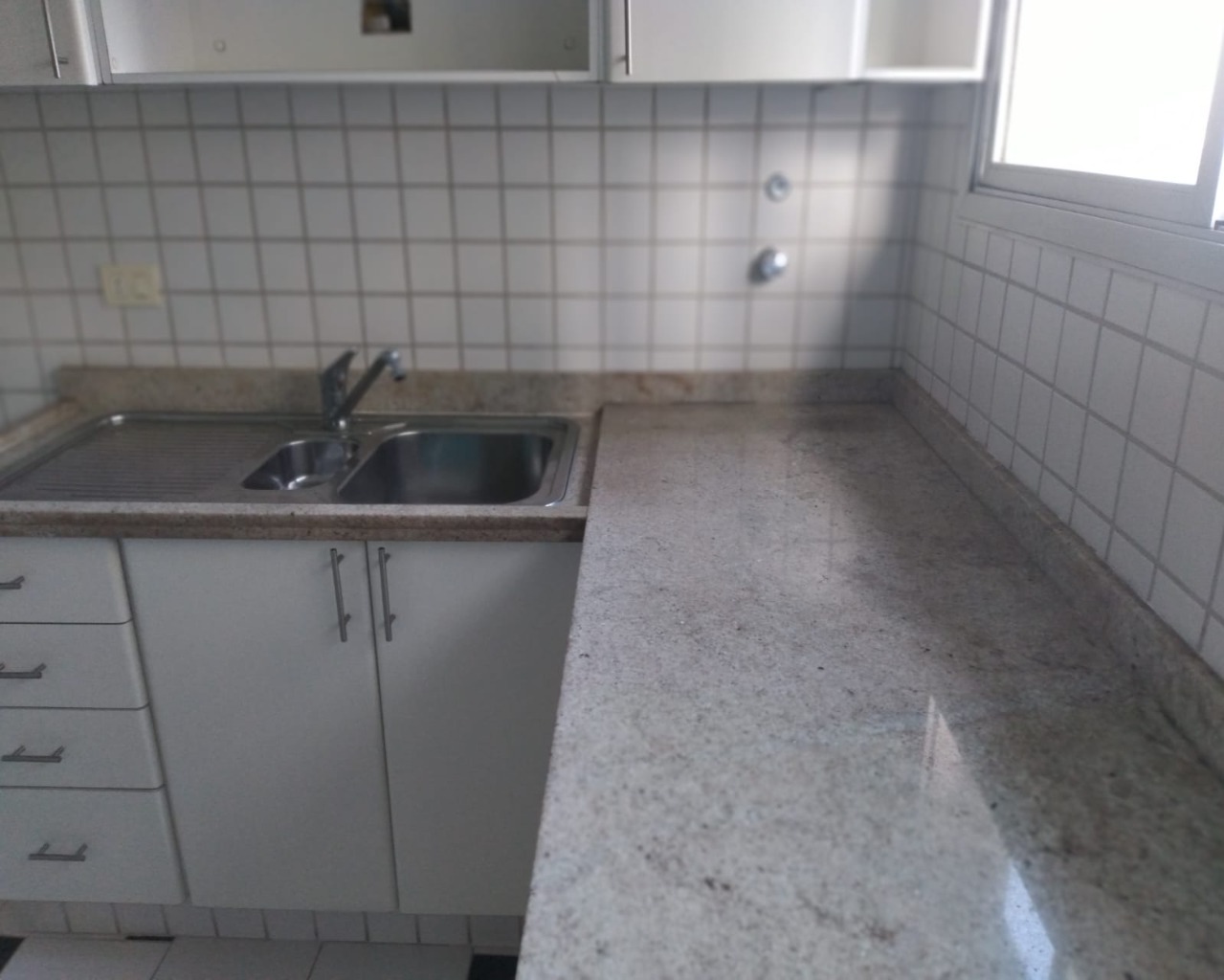 Apartamento para alugar com 3 quartos, 130m² - Foto 33