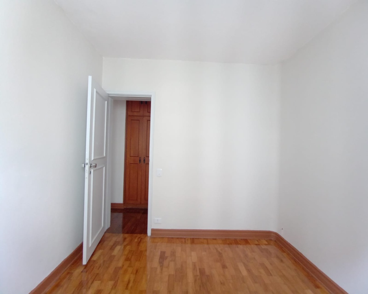 Apartamento para alugar com 3 quartos, 100m² - Foto 4