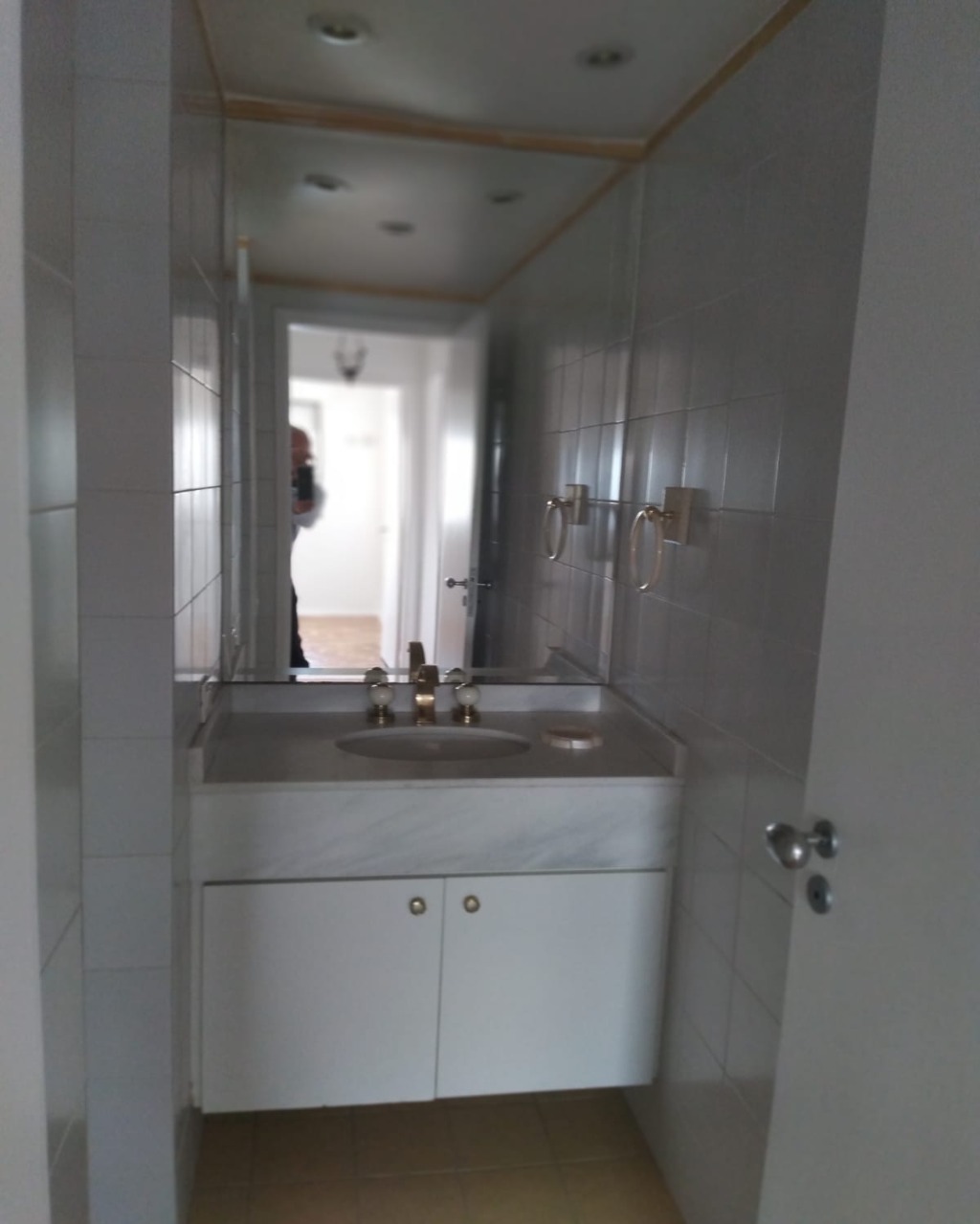 Apartamento para alugar com 3 quartos, 130m² - Foto 17