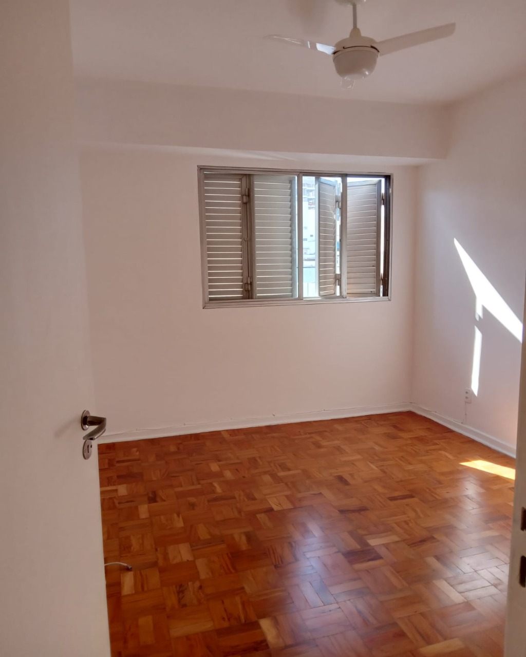 Apartamento para alugar com 2 quartos, 94m² - Foto 18