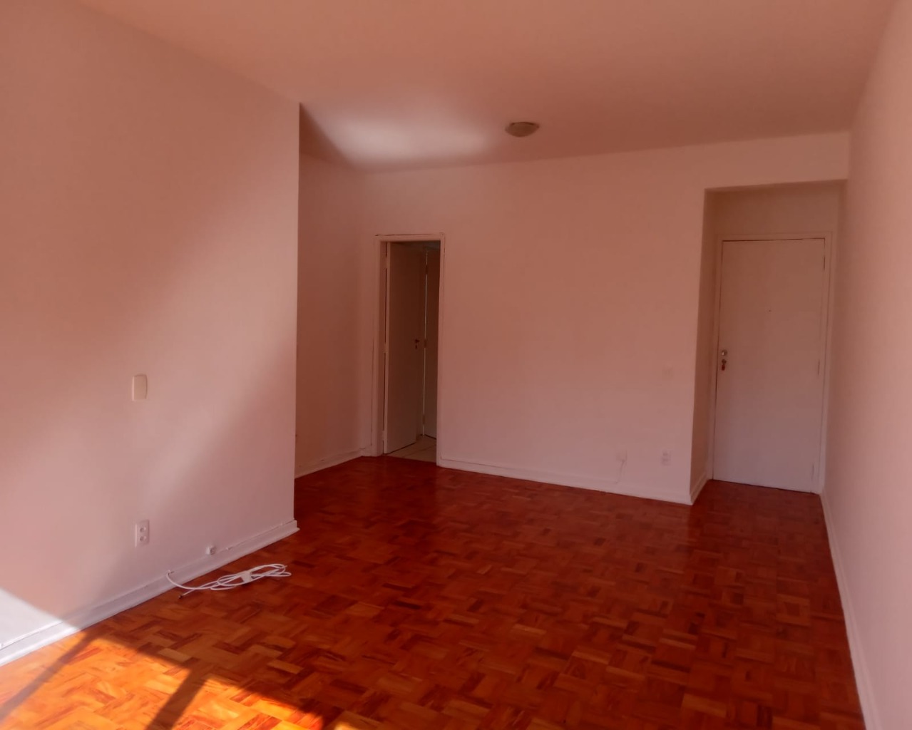 Apartamento para alugar com 2 quartos, 94m² - Foto 4