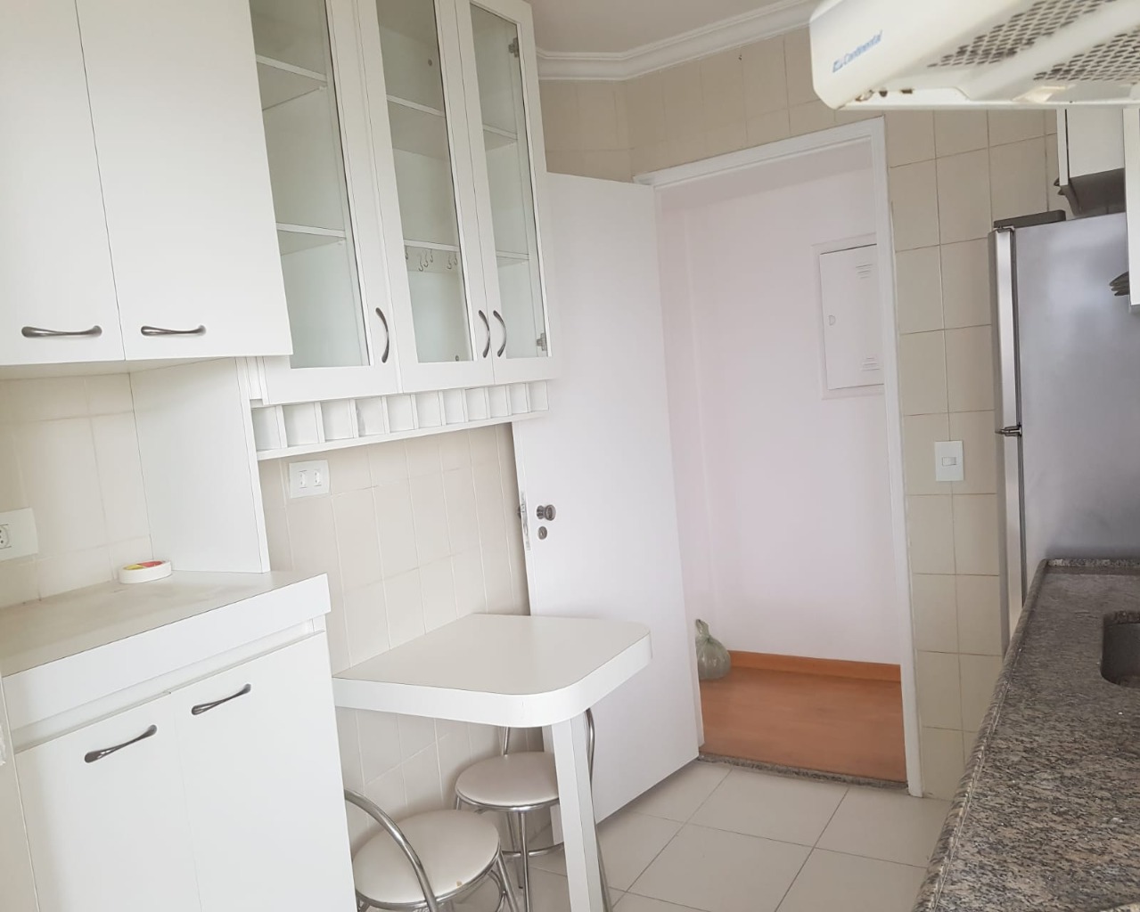 Apartamento para alugar com 2 quartos, 56m² - Foto 3