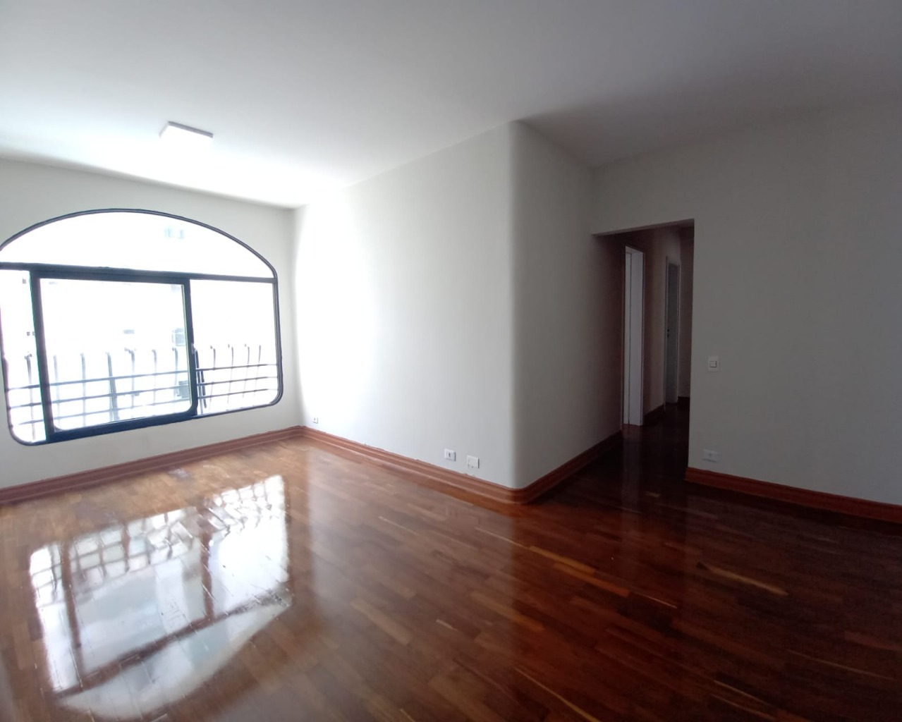 Apartamento para alugar com 3 quartos, 100m² - Foto 1