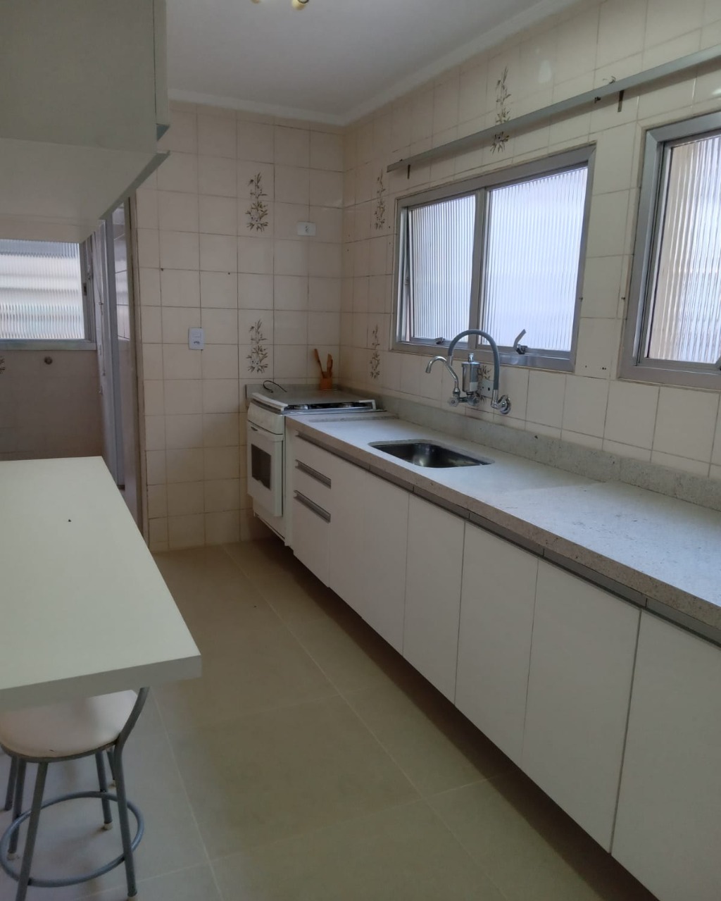 Apartamento para alugar com 3 quartos, 85m² - Foto 12