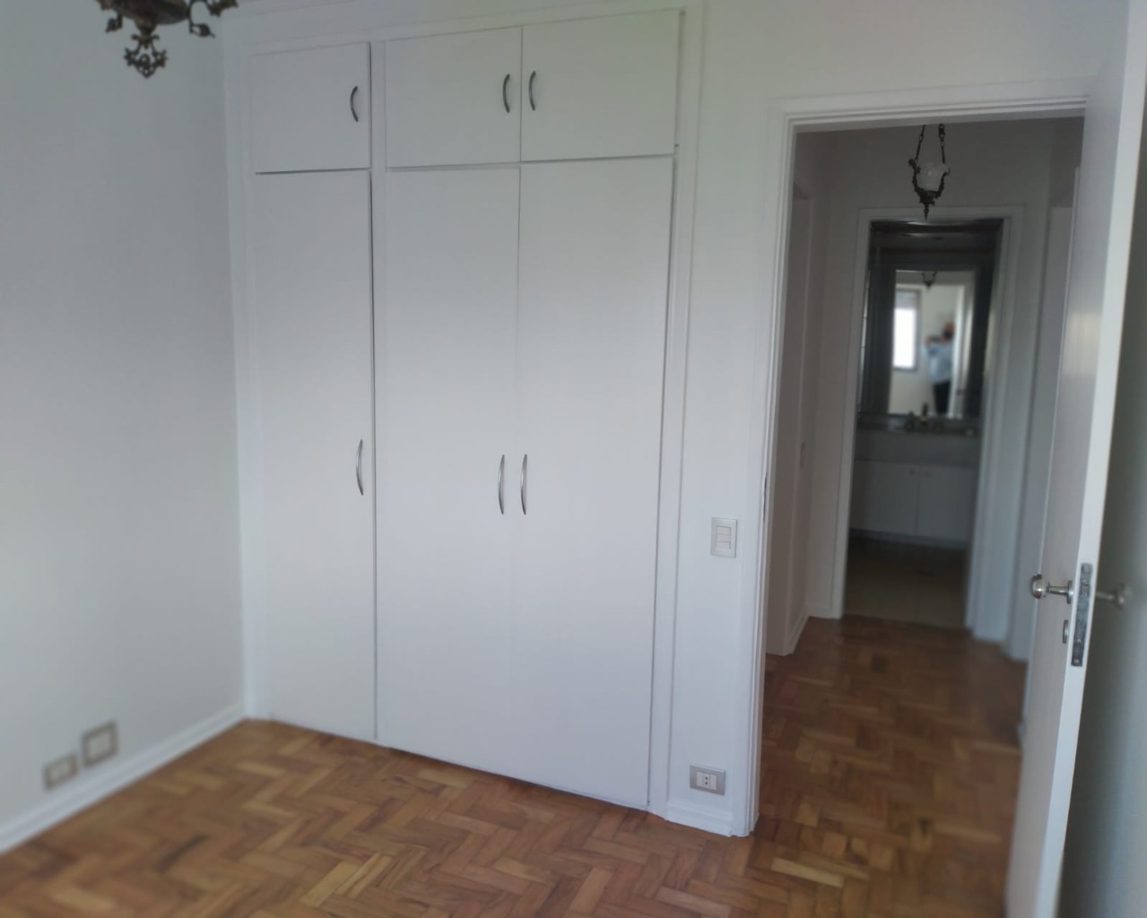 Apartamento para alugar com 3 quartos, 130m² - Foto 12