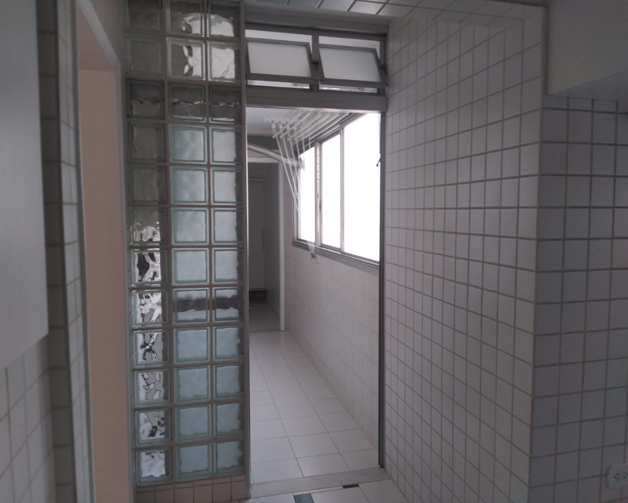 Apartamento para alugar com 3 quartos, 130m² - Foto 29