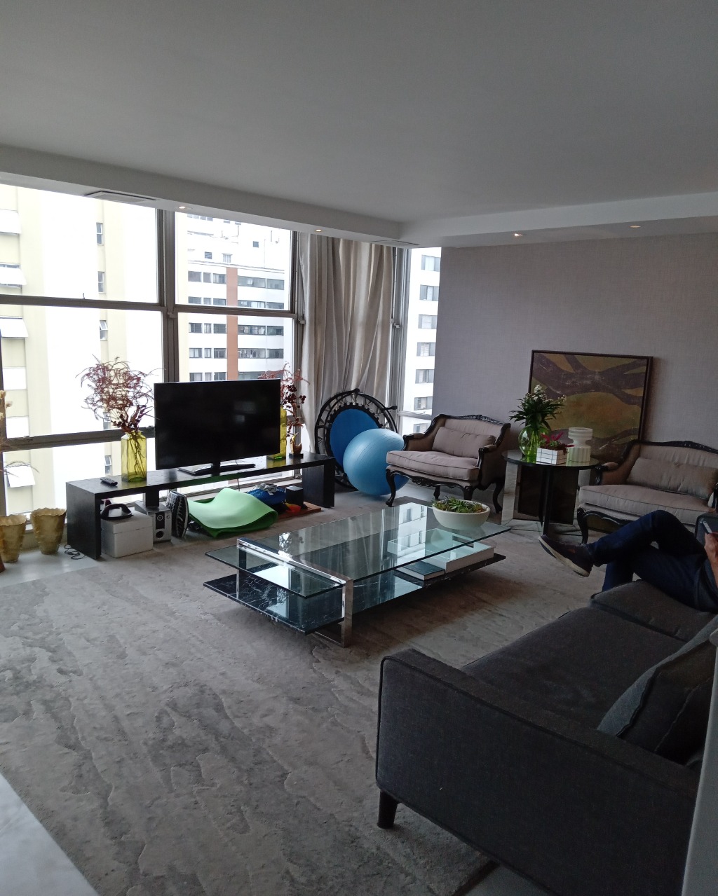 Apartamento para alugar com 4 quartos, 290m² - Foto 2