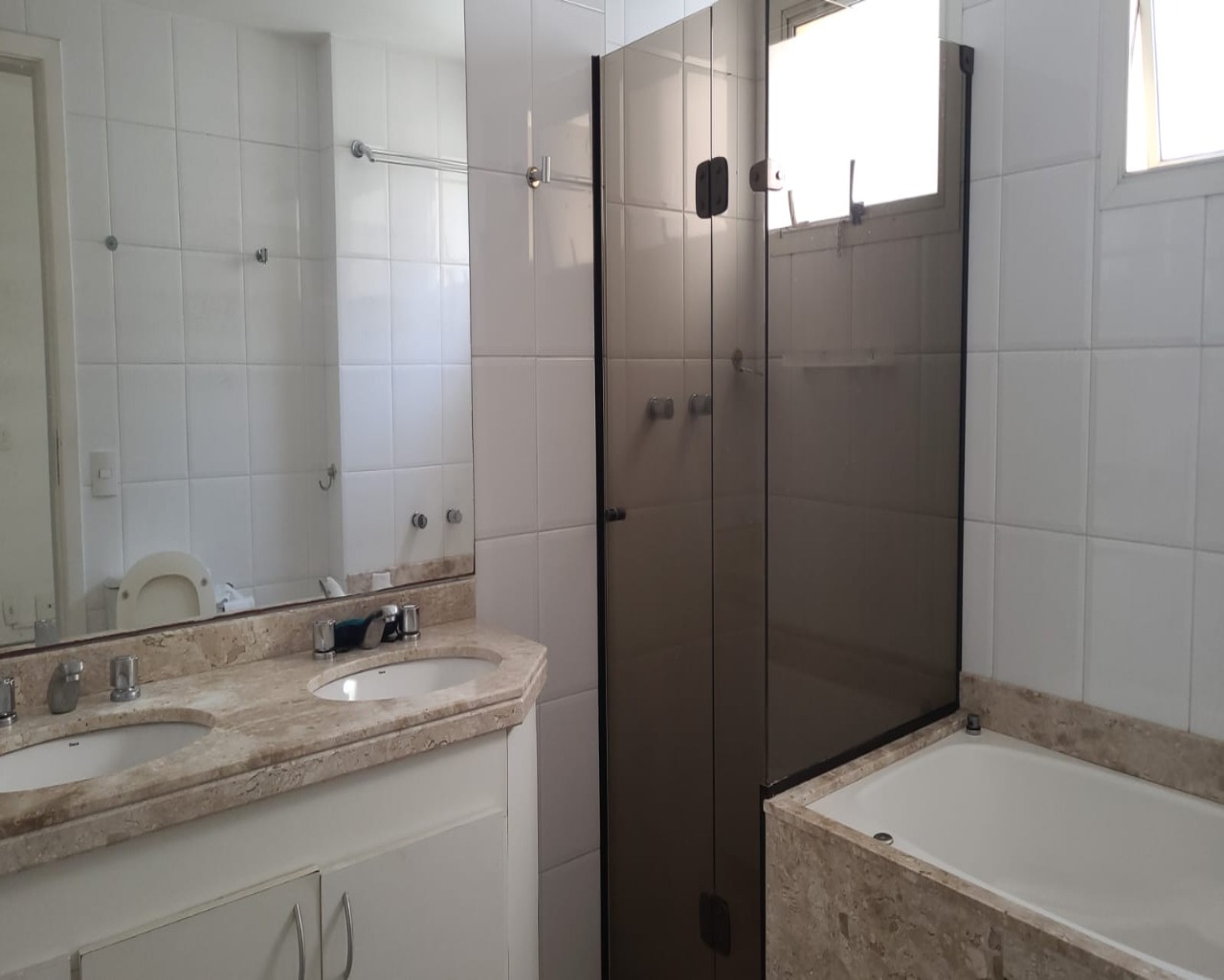 Apartamento para alugar com 3 quartos, 245m² - Foto 18