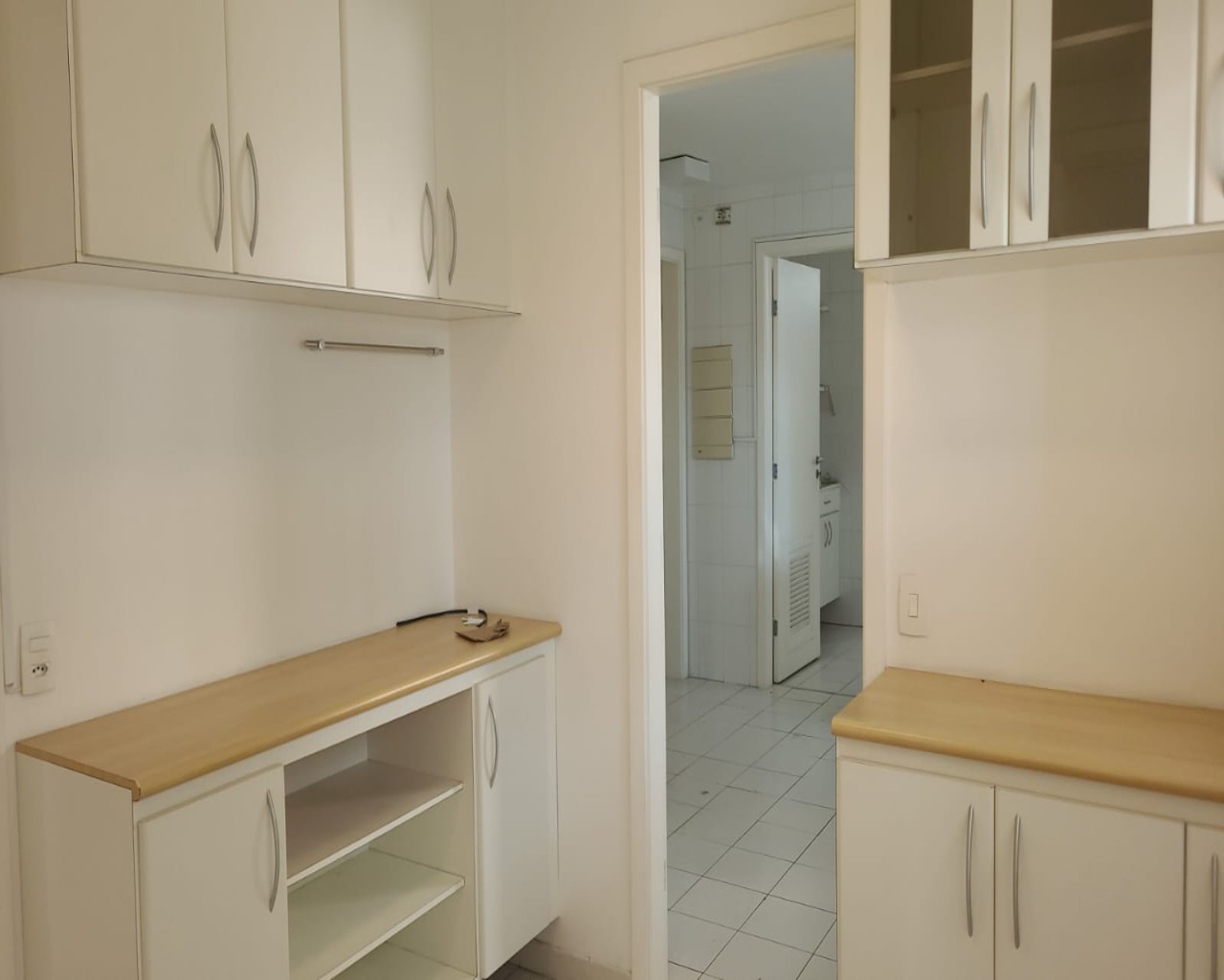 Apartamento para alugar com 3 quartos, 245m² - Foto 3