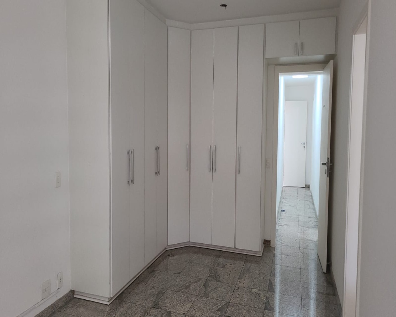 Apartamento para alugar com 3 quartos, 245m² - Foto 15