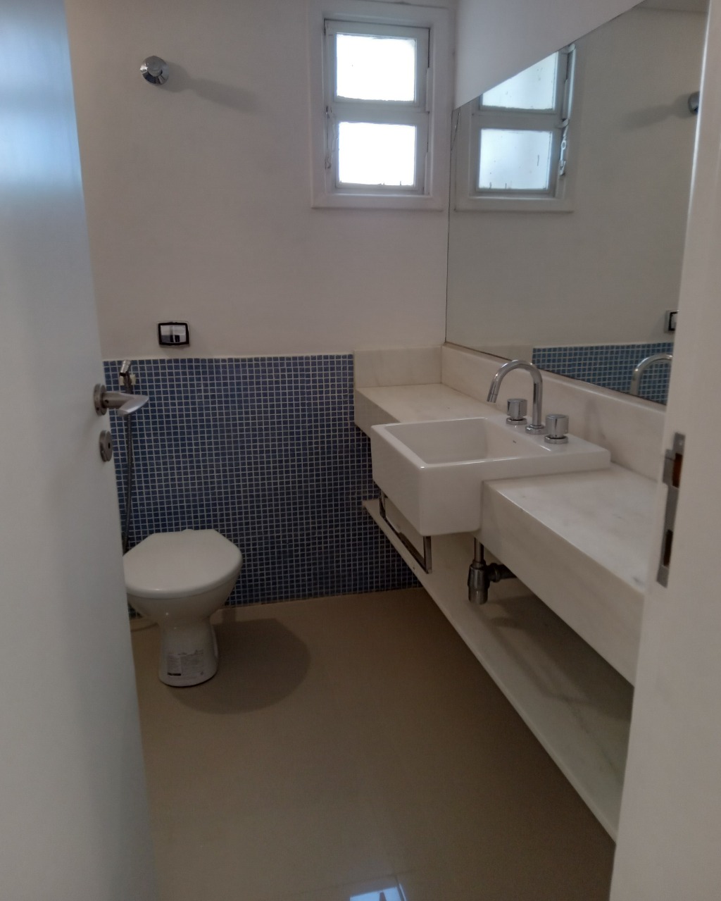 Apartamento para alugar com 3 quartos, 130m² - Foto 17