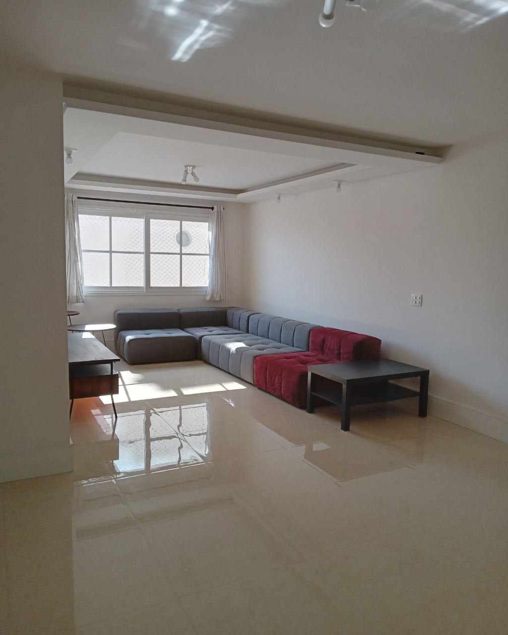 Apartamento para alugar com 3 quartos, 130m² - Foto 2