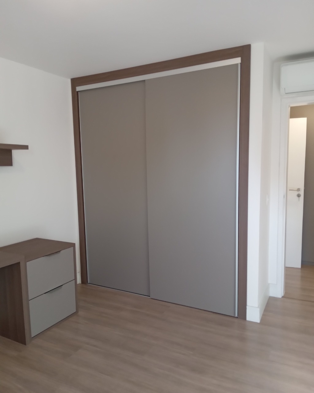 Apartamento para alugar com 3 quartos, 130m² - Foto 12