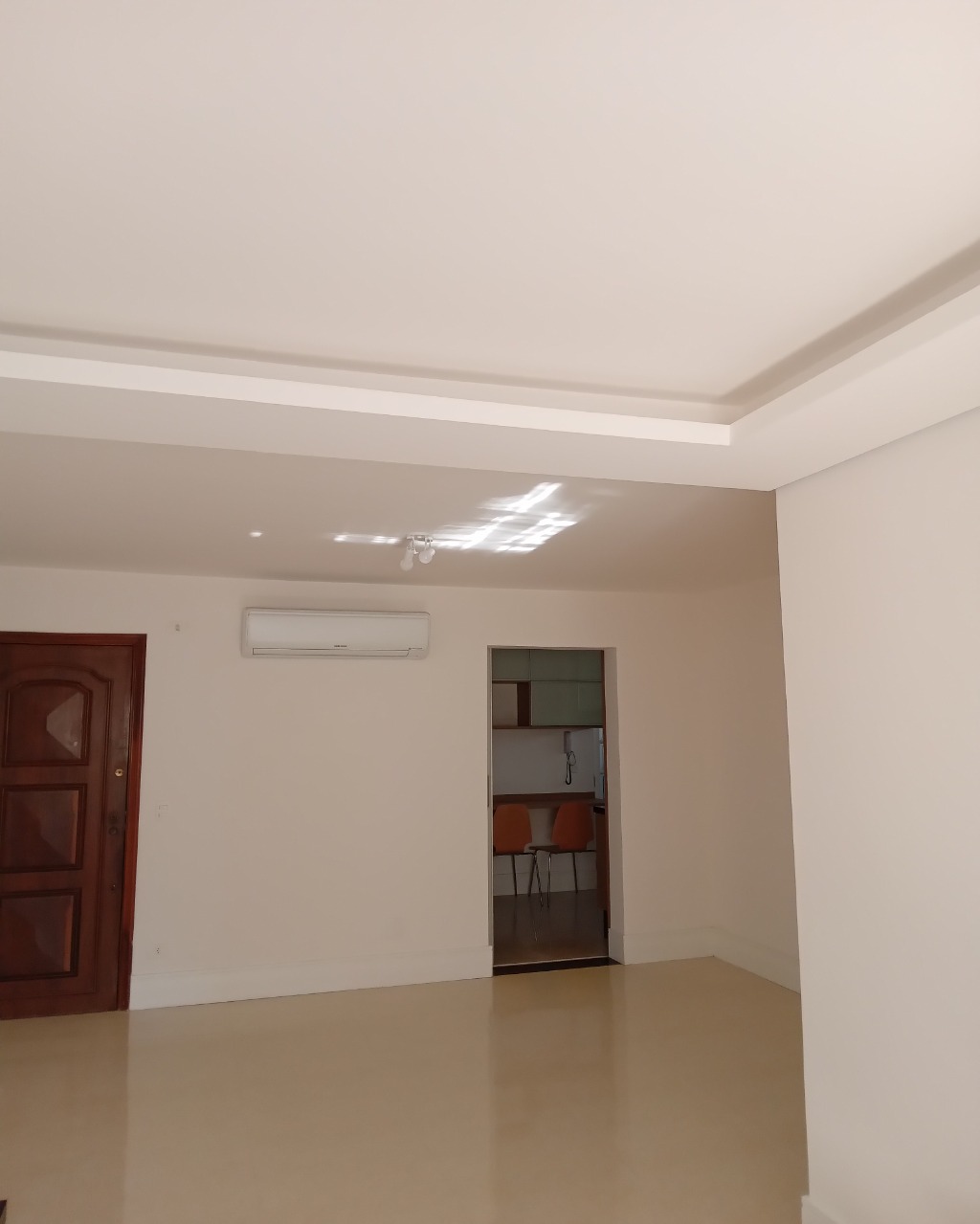 Apartamento para alugar com 3 quartos, 130m² - Foto 6