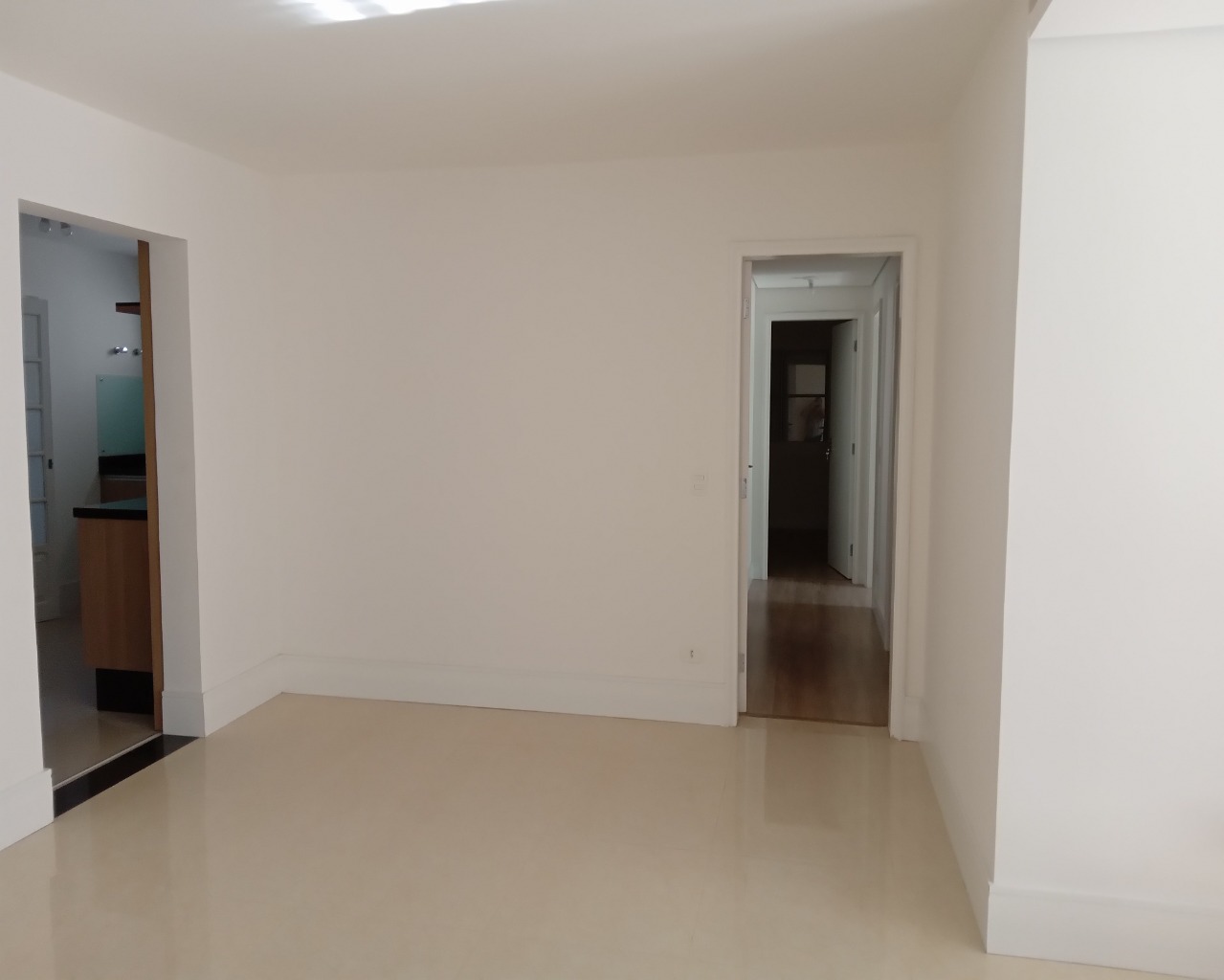 Apartamento para alugar com 3 quartos, 130m² - Foto 7