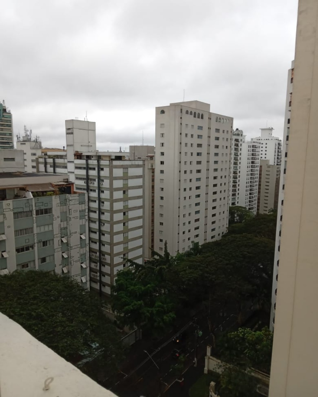 Apartamento para alugar com 3 quartos, 130m² - Foto 4