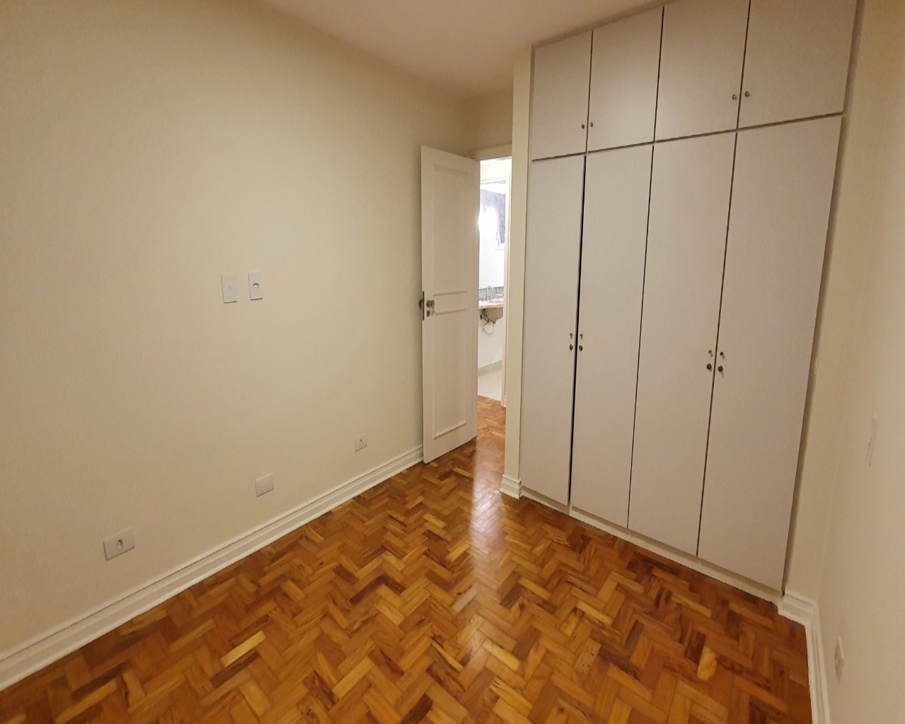 Apartamento para alugar com 3 quartos, 130m² - Foto 6