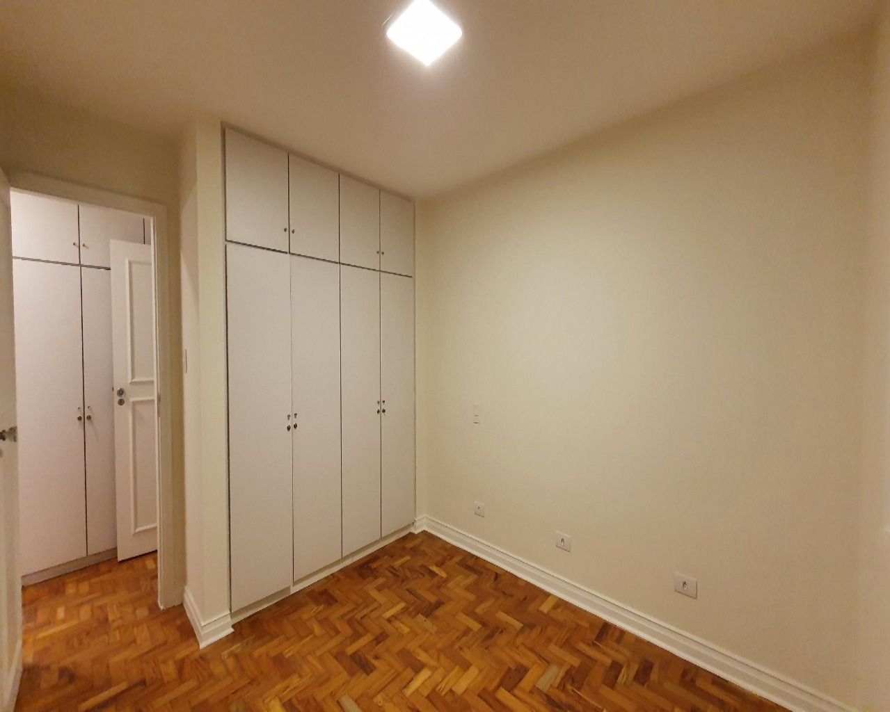 Apartamento para alugar com 3 quartos, 130m² - Foto 5