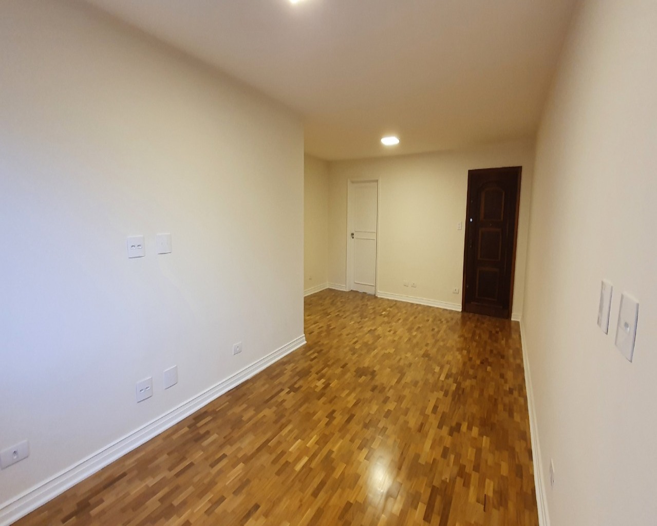 Apartamento para alugar com 3 quartos, 130m² - Foto 3