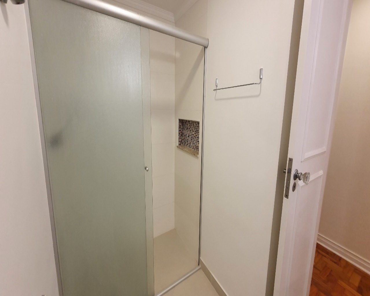 Apartamento para alugar com 3 quartos, 130m² - Foto 12