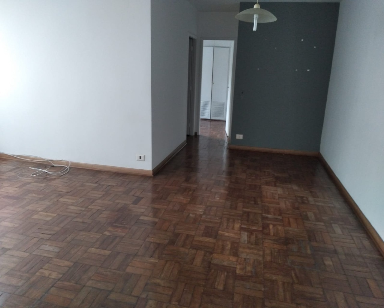 Apartamento à venda com 2 quartos, 70m² - Foto 2