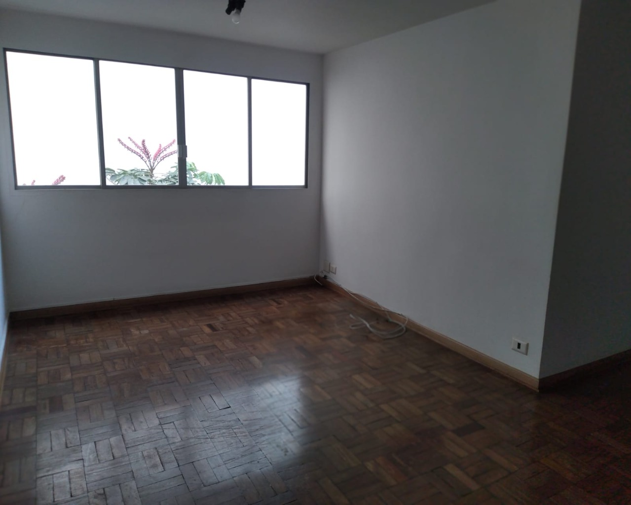 Apartamento à venda com 2 quartos, 70m² - Foto 4