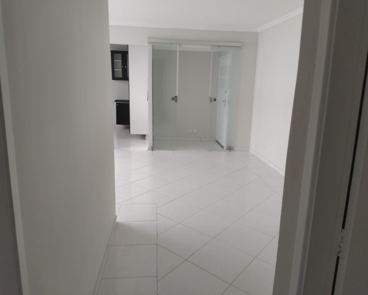 Apartamento à venda com 2 quartos, 70m² - Foto 2