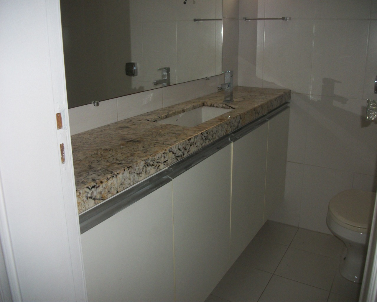 Apartamento para alugar com 3 quartos, 130m² - Foto 11