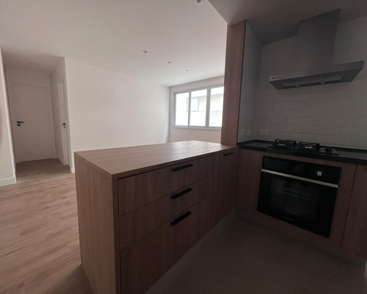 Apartamento para alugar com 2 quartos, 70m² - Foto 11