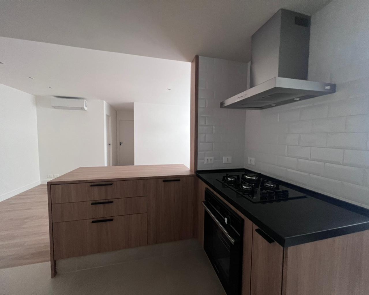 Apartamento para alugar com 2 quartos, 70m² - Foto 8