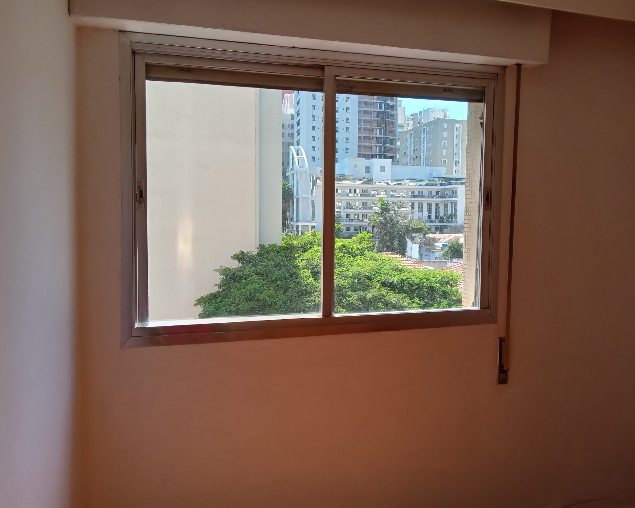 Apartamento para alugar com 3 quartos, 130m² - Foto 13