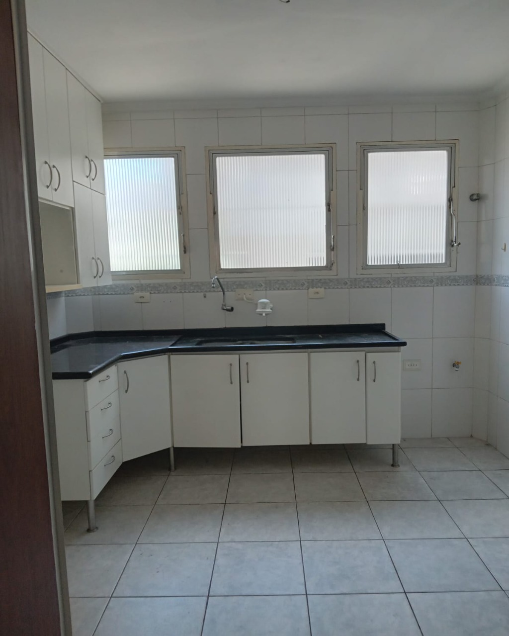 Apartamento para alugar com 3 quartos, 110m² - Foto 11