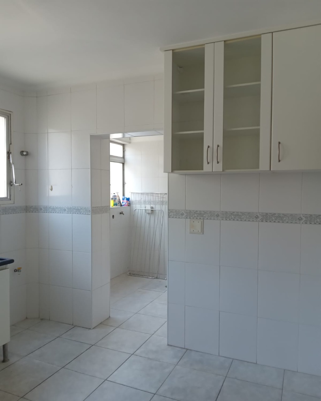 Apartamento para alugar com 3 quartos, 110m² - Foto 12