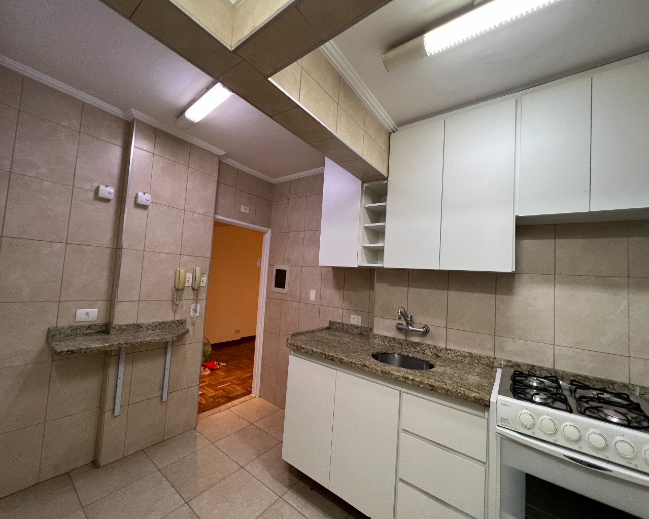 Apartamento para alugar com 2 quartos, 70m² - Foto 17