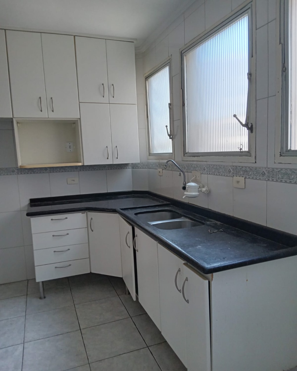 Apartamento para alugar com 3 quartos, 110m² - Foto 14