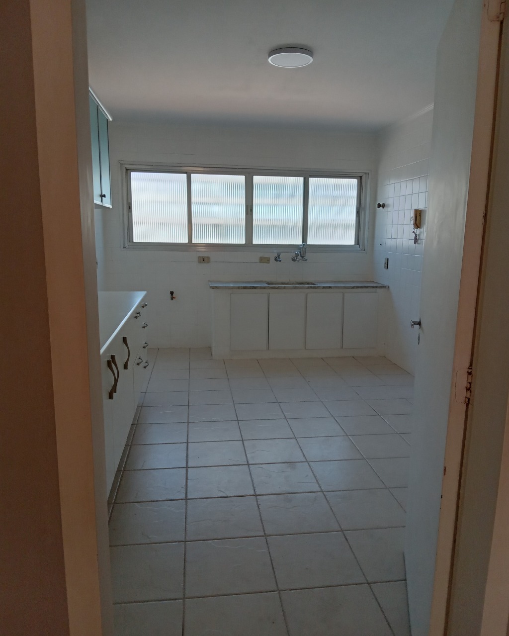 Apartamento para alugar com 3 quartos, 130m² - Foto 23