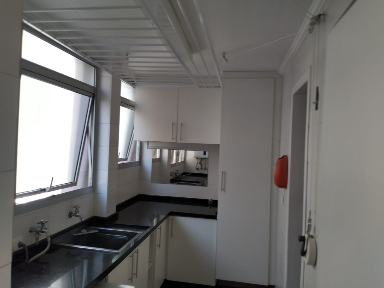 Apartamento para alugar com 3 quartos, 110m² - Foto 13