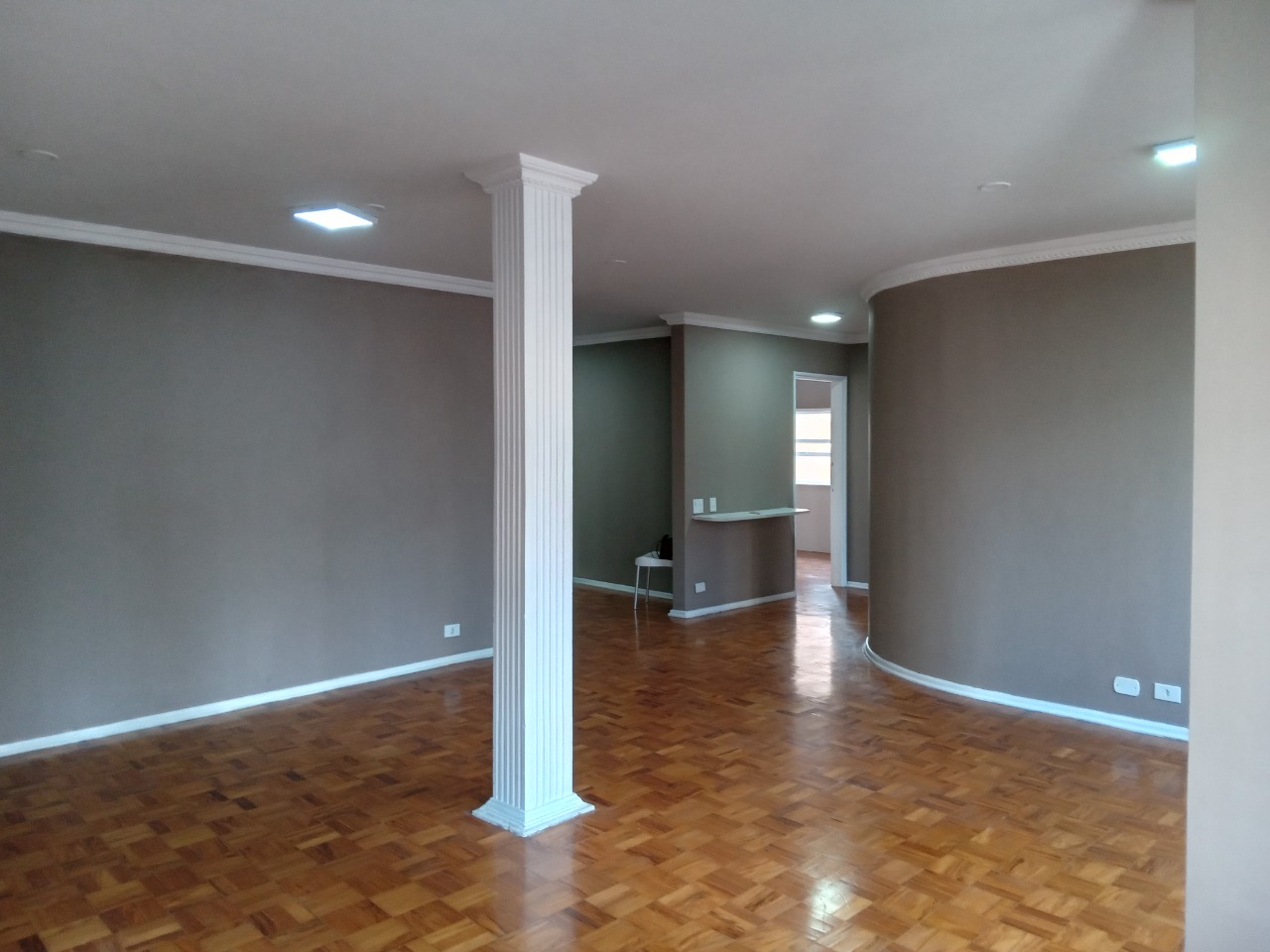 Apartamento para alugar com 3 quartos, 140m² - Foto 3