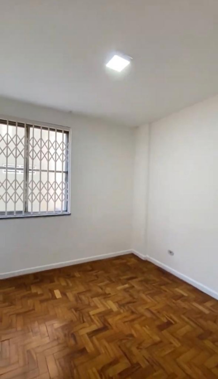 Apartamento à venda com 3 quartos, 124m² - Foto 2