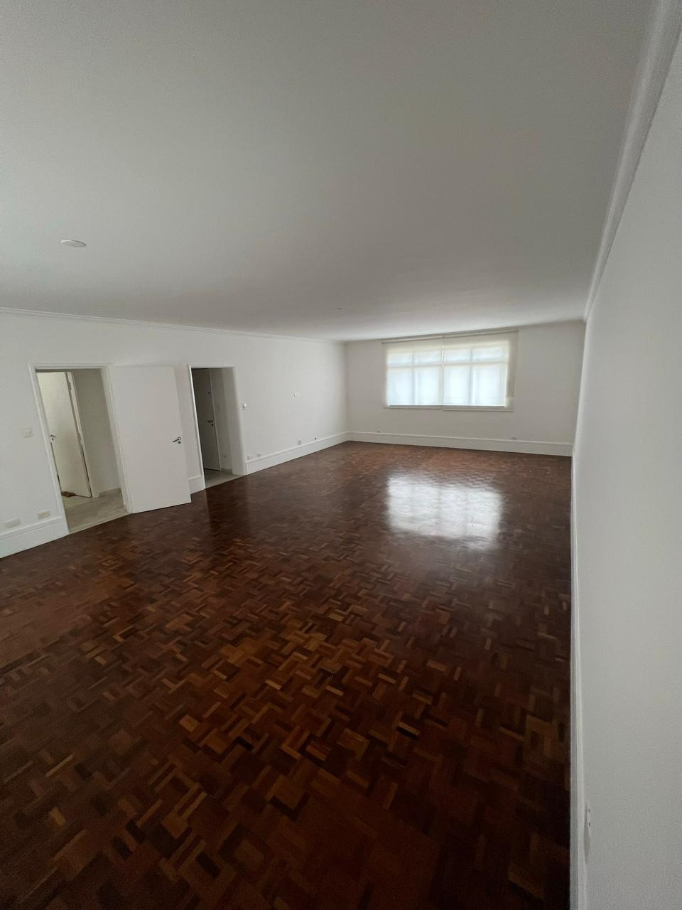 Apartamento à venda com 3 quartos, 205m² - Foto 1