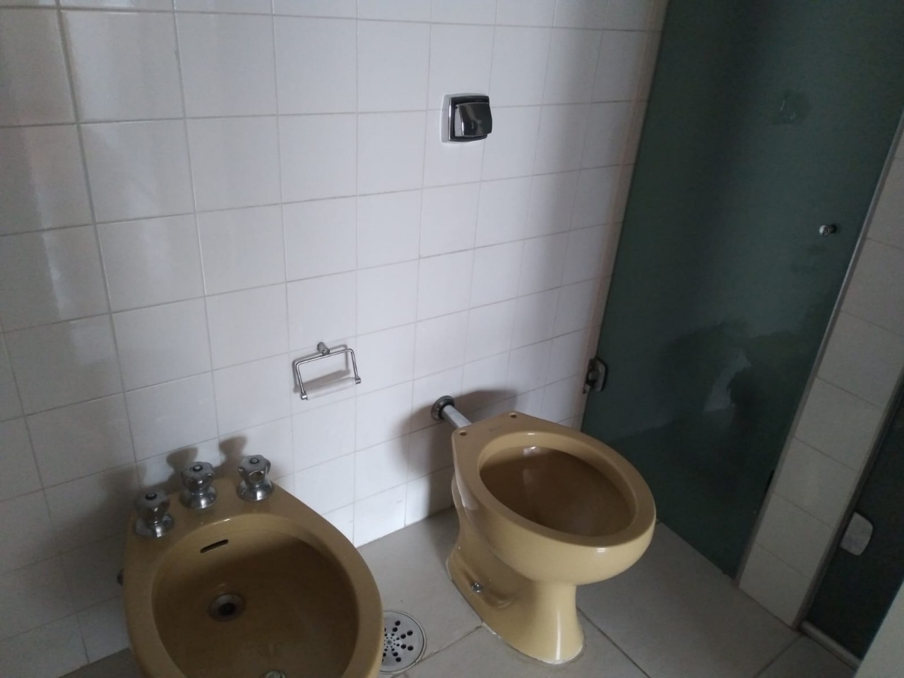 Apartamento para alugar com 3 quartos, 130m² - Foto 13