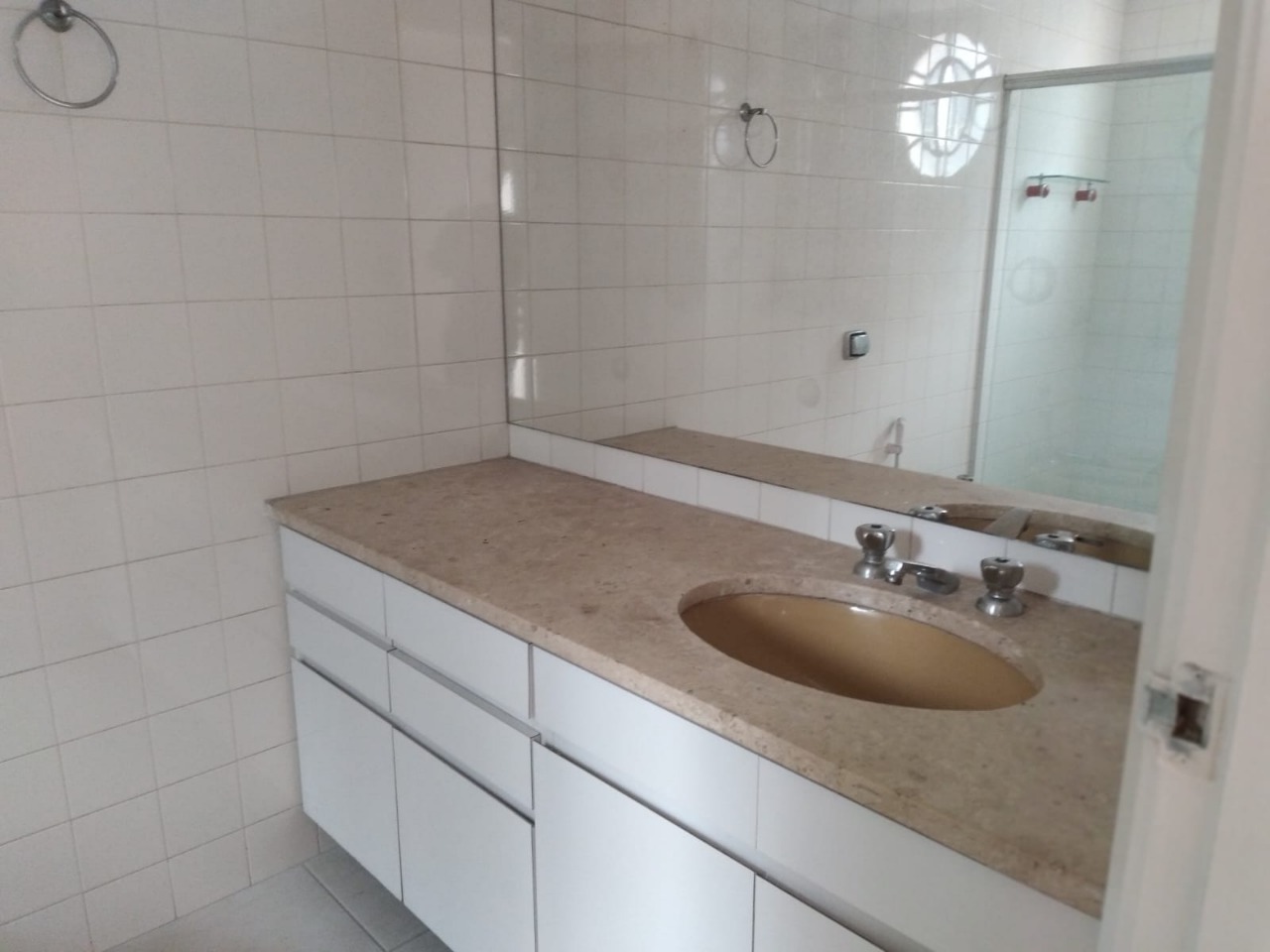 Apartamento para alugar com 3 quartos, 130m² - Foto 22