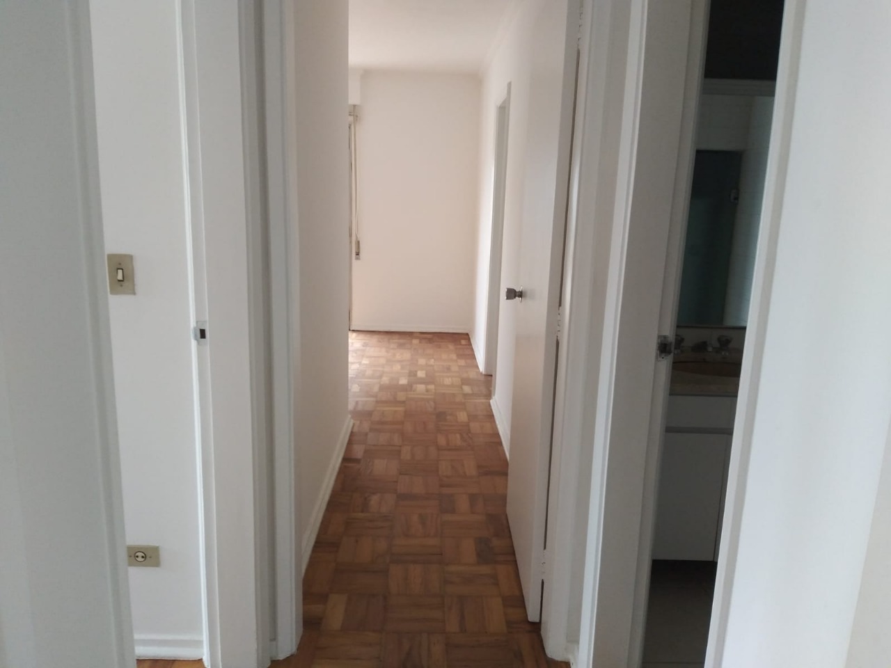 Apartamento para alugar com 3 quartos, 130m² - Foto 6