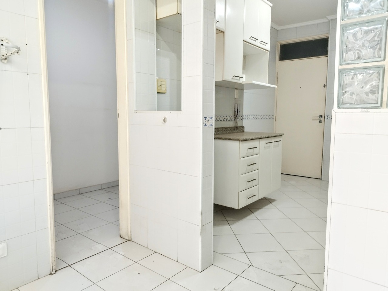 Apartamento para alugar com 3 quartos, 120m² - Foto 13