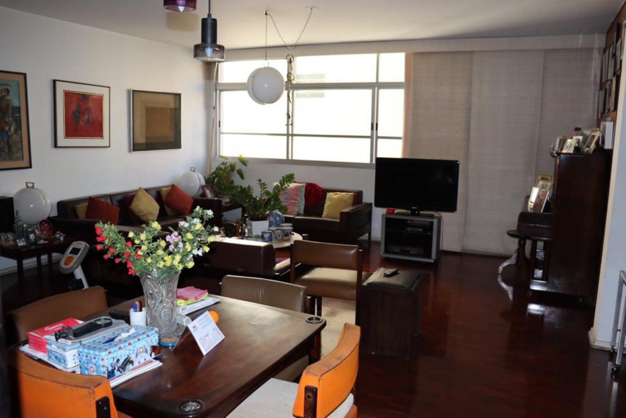 Apartamento à venda com 3 quartos, 200m² - Foto 1