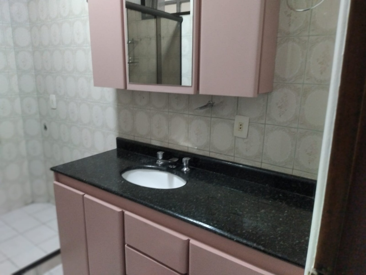 Apartamento para alugar com 2 quartos, 70m² - Foto 24